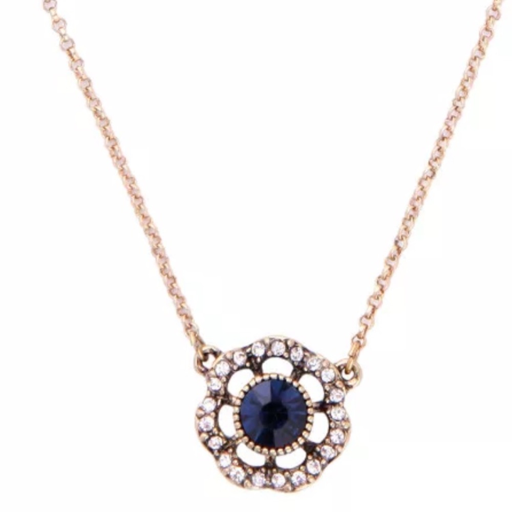 Cute Betsey Johnson alloy rhinestones necklace 🌺 - Picture 3 of 8